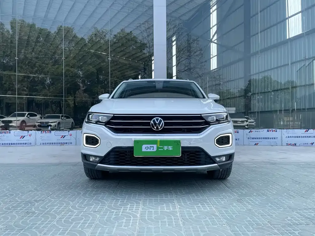 Volkswagen T-Roc — фото 8