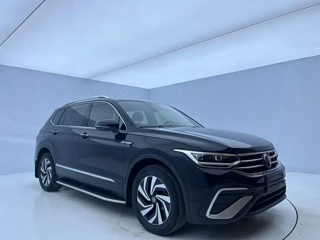 Volkswagen Tiguan L — фото 5