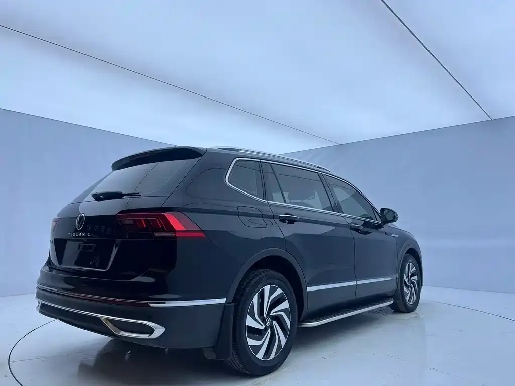 Volkswagen Tiguan L — фото 3
