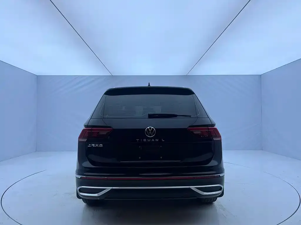 Volkswagen Tiguan L — фото 9