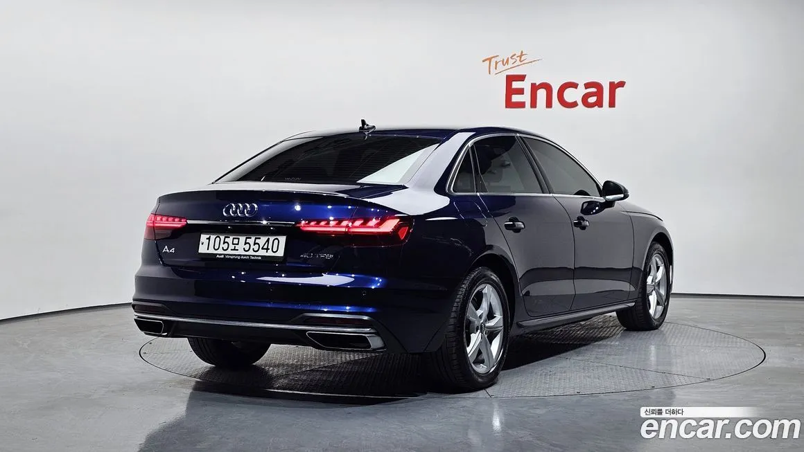 Audi A4 — фото 5