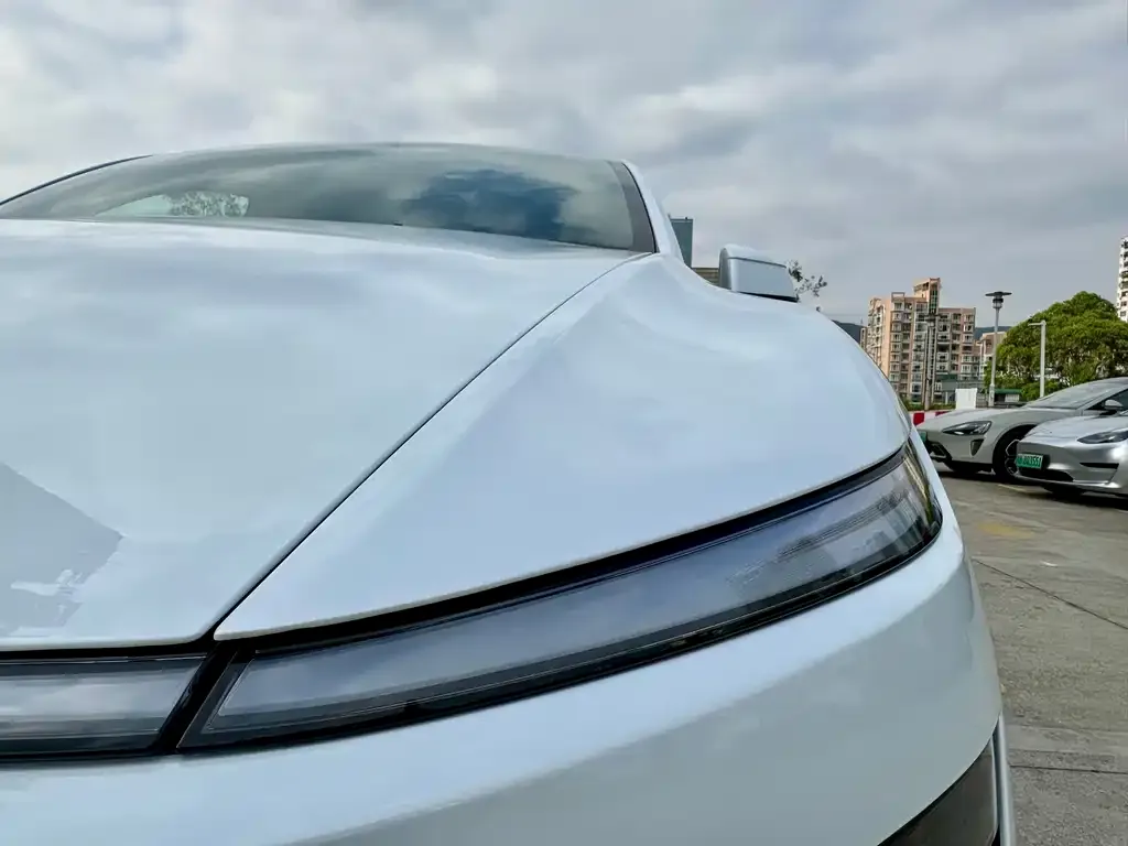 Tesla Model Y L — фото 2