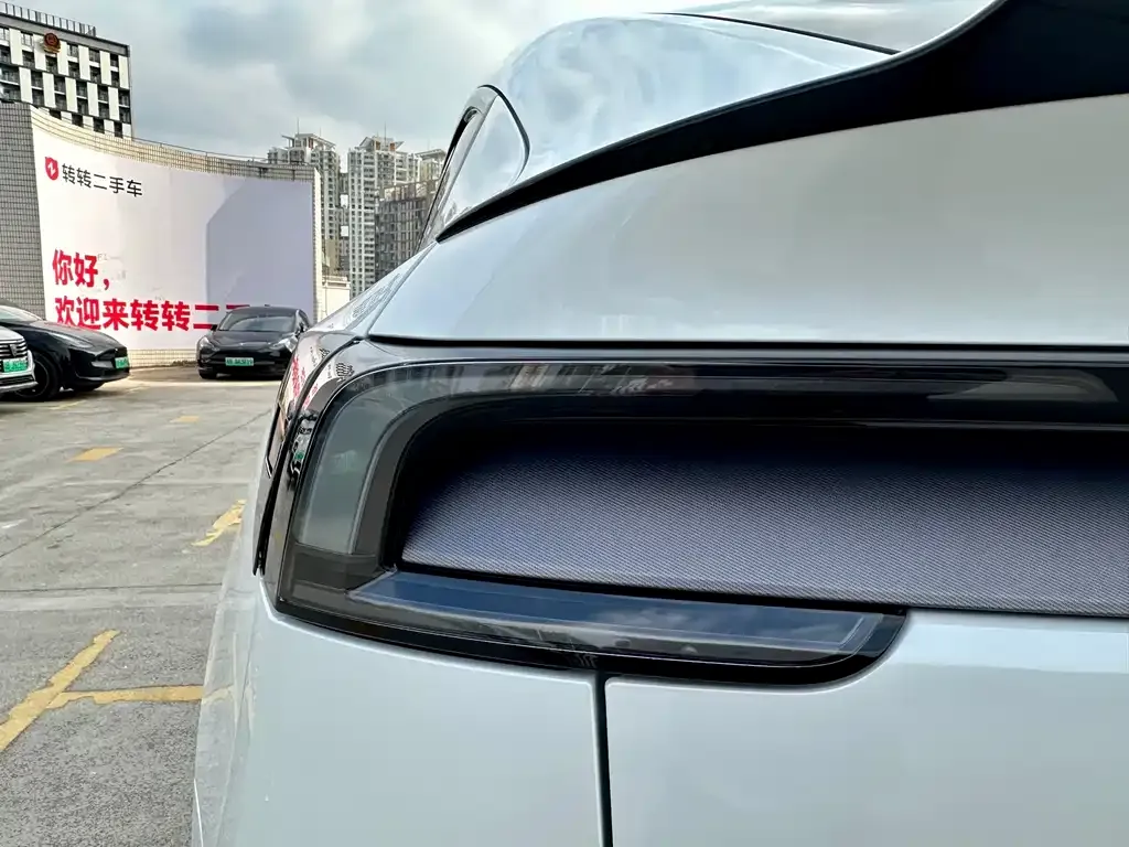 Tesla Model Y L — фото 3