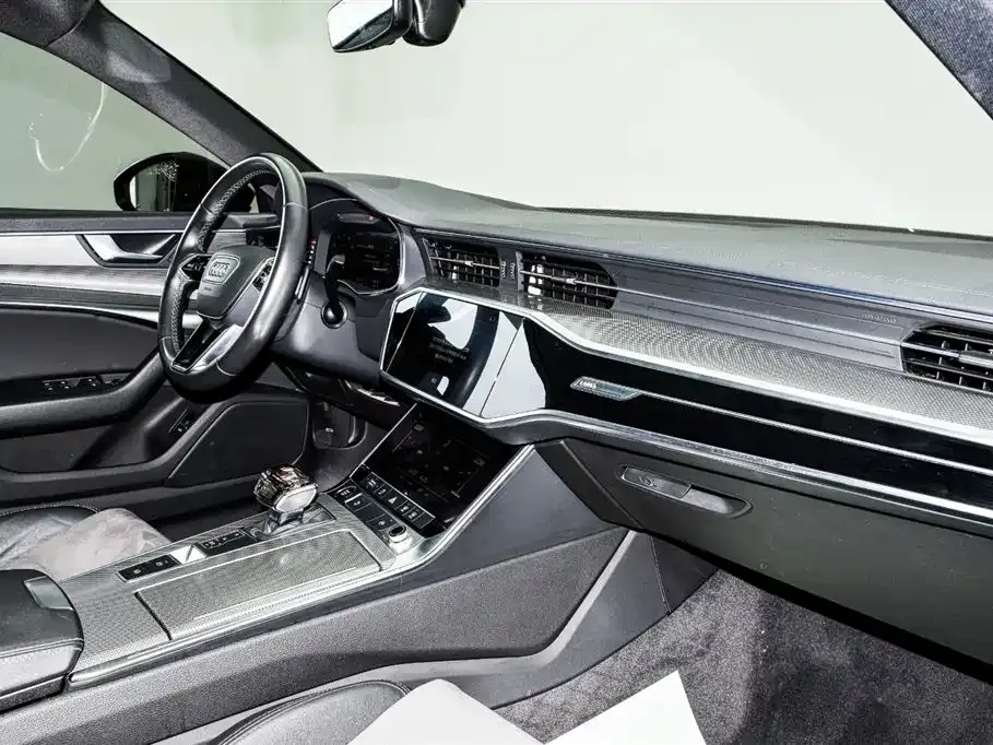 Audi A6L — фото 5