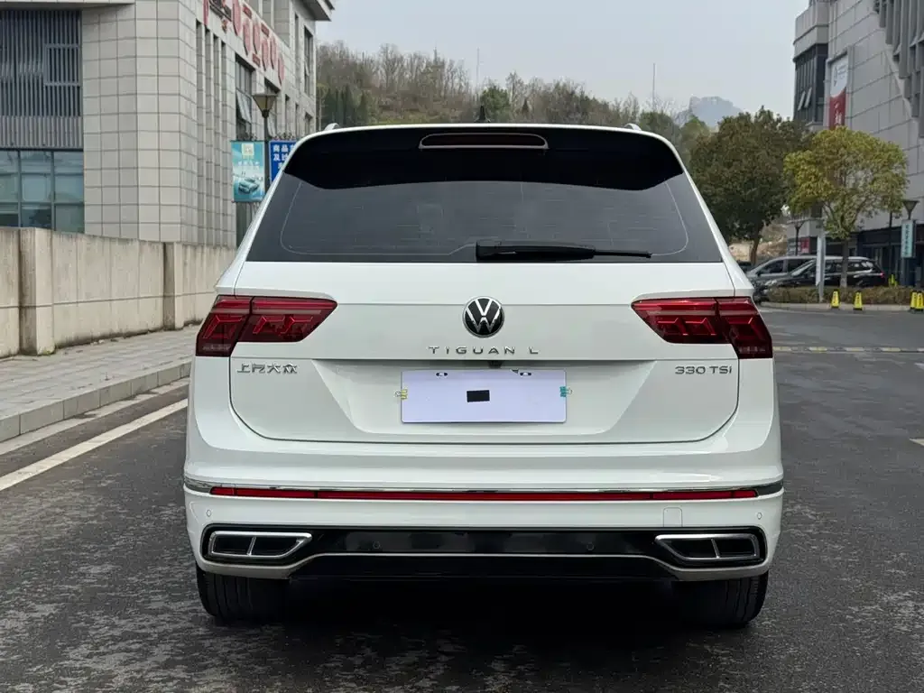 Volkswagen Tiguan L — фото 3