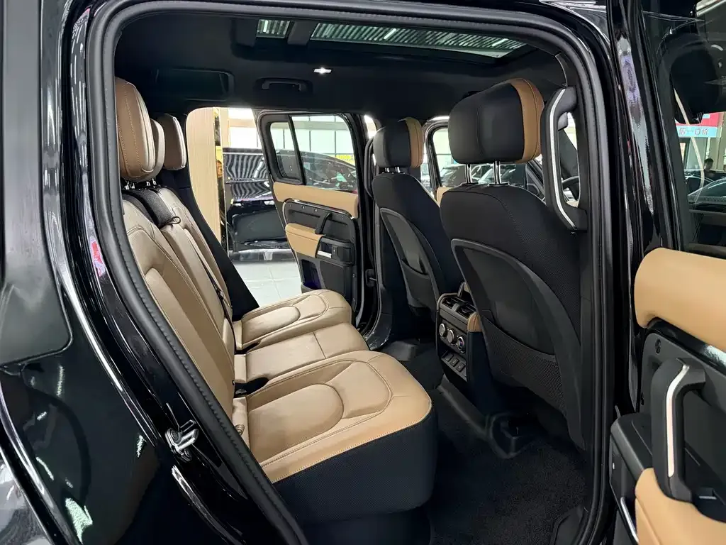 Land Rover Defender — фото 7