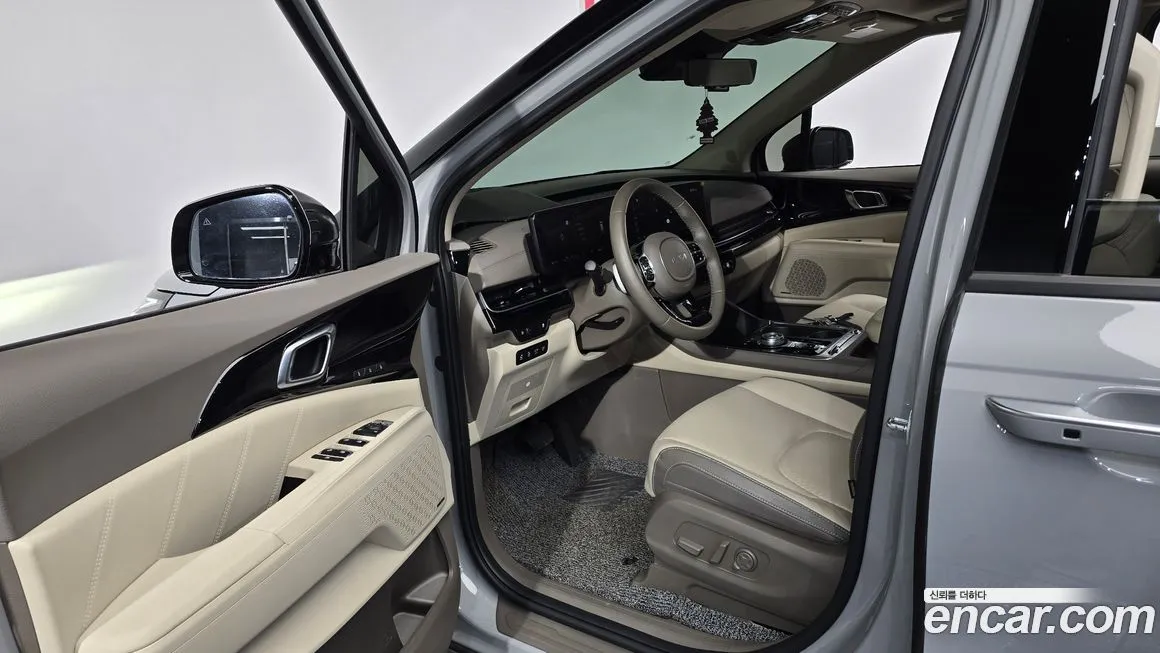 Kia Carnival — фото 10