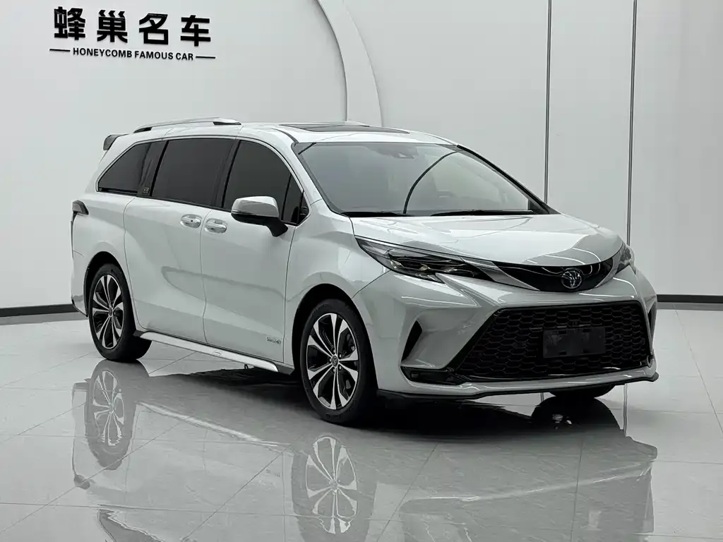 Toyota Granvia — фото 4