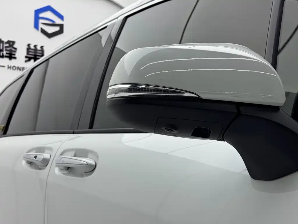 Toyota Granvia — фото 10