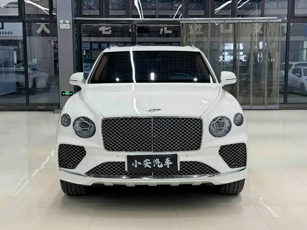 Bentley Bentayga — фото 1