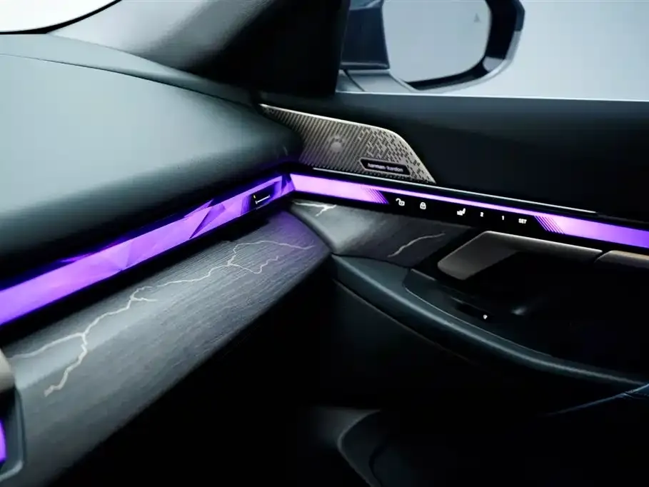 BMW i5 — фото 9