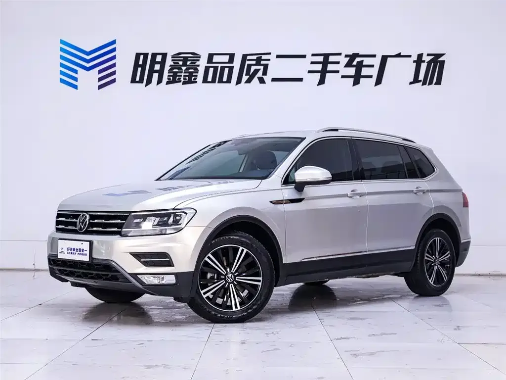 Volkswagen Tiguan L — фото 2
