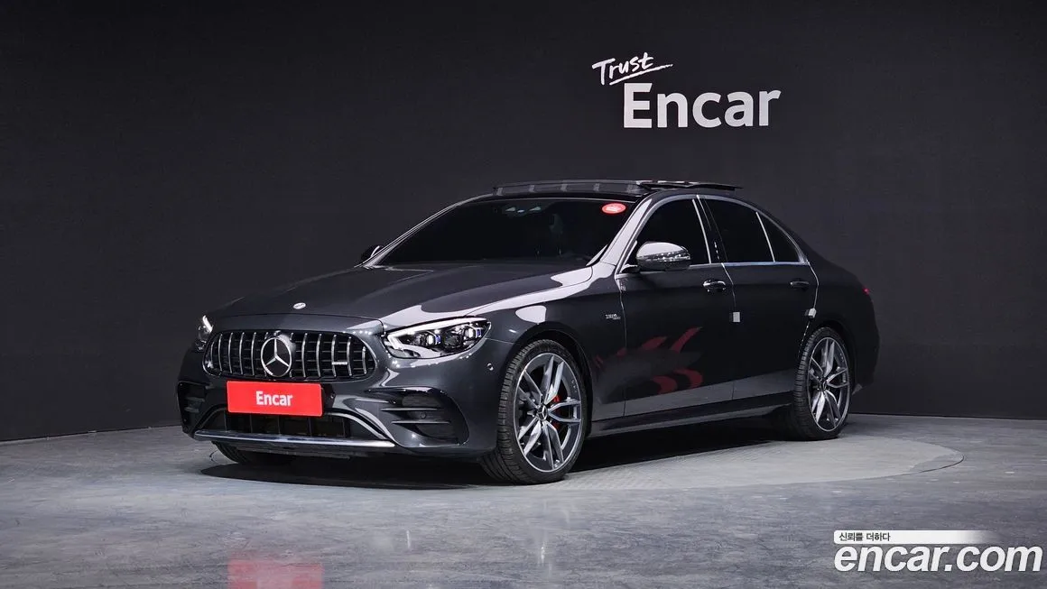 Mercedes-Benz E-Class — фото 1