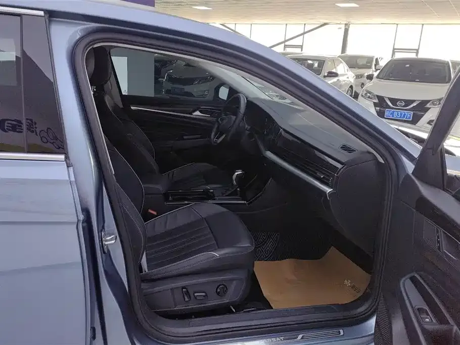 Volkswagen Passat — фото 8