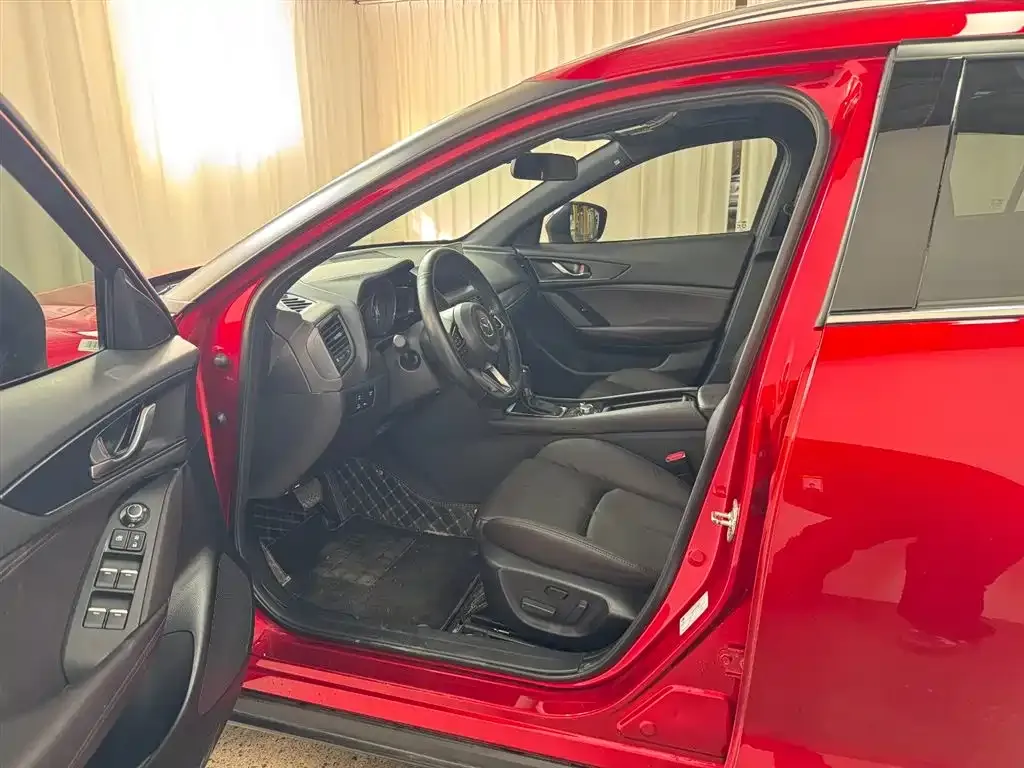 Mazda CX-4 — фото 4
