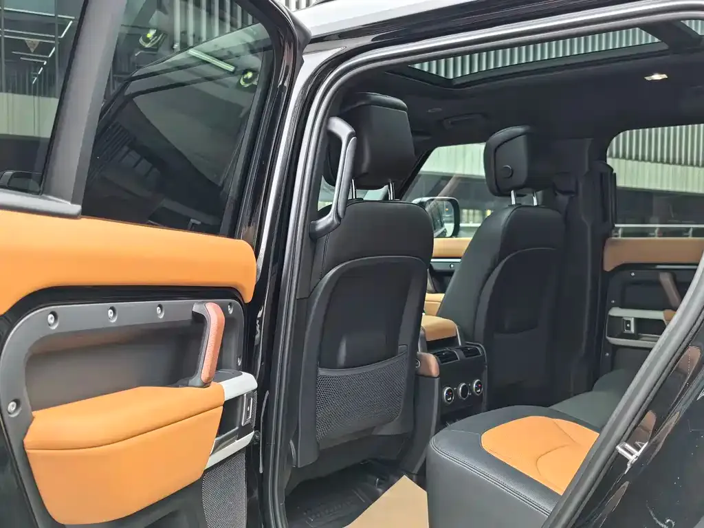 Land Rover Defender — фото 6