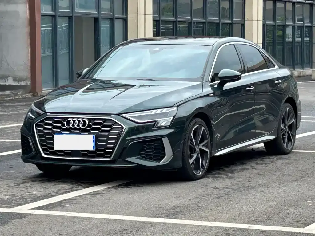 Audi A3 — фото 1
