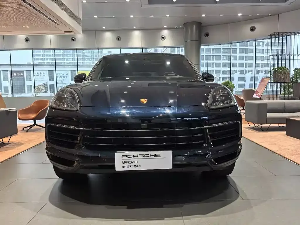 Porsche Cayenne — фото 1