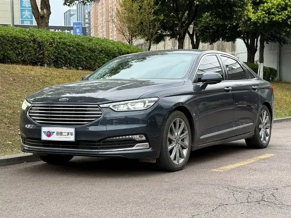 Ford Taurus — фото 1