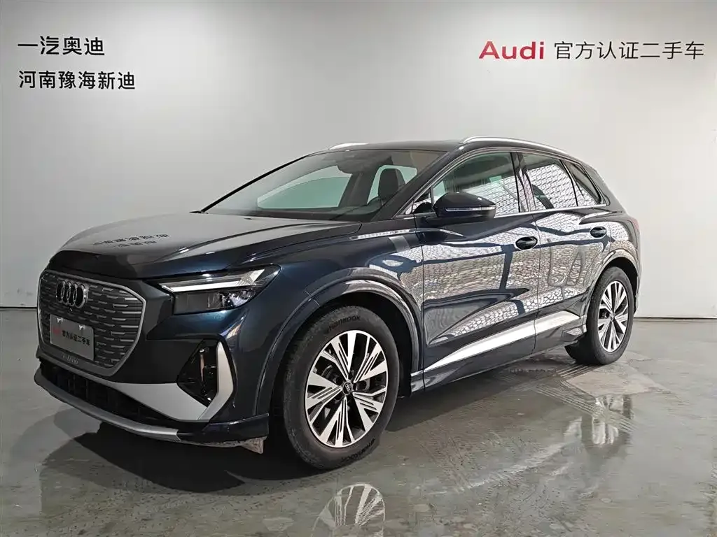 Audi Q4 e-tron — фото 1