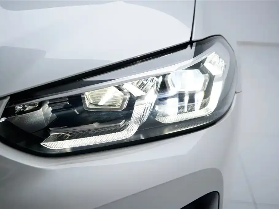 BMW iX3 — фото 10