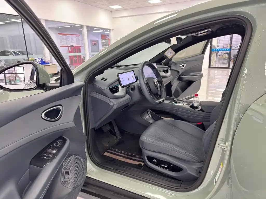 BYD Seal 06GT — фото 10