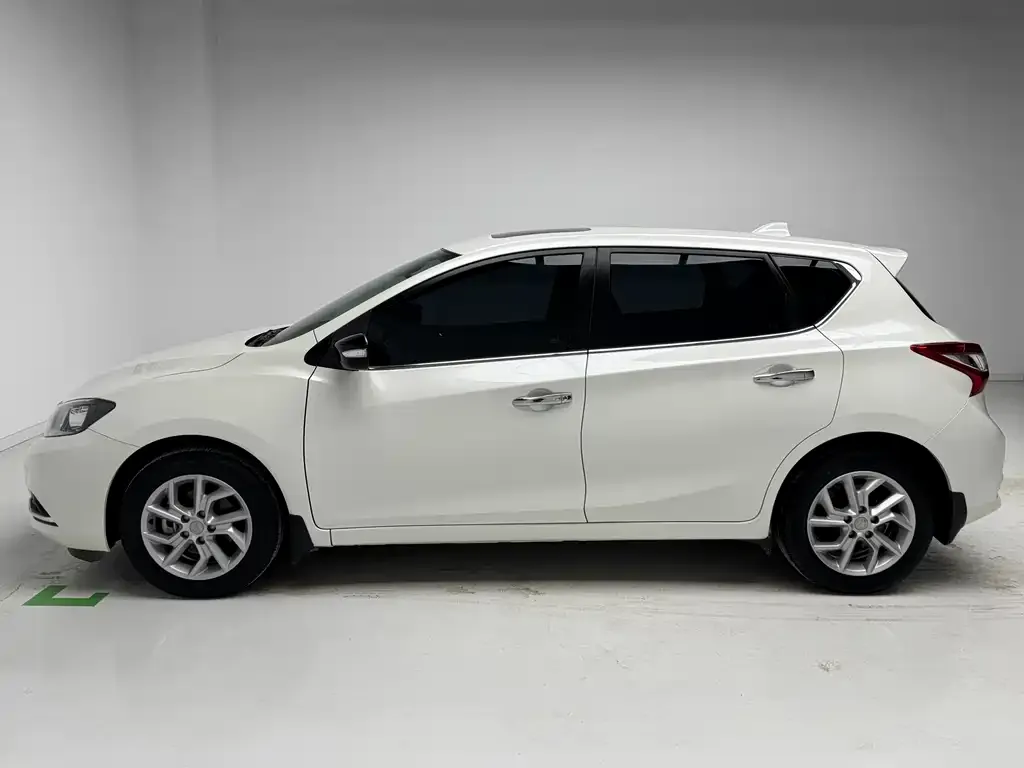 Nissan Tiida — фото 8