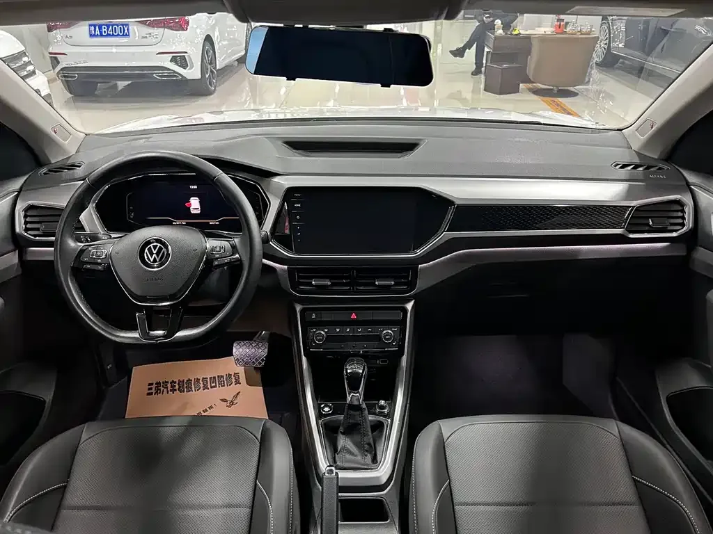 Volkswagen T-Cross — фото 10