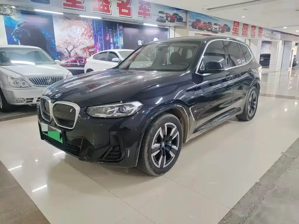 BMW iX3 — фото 1