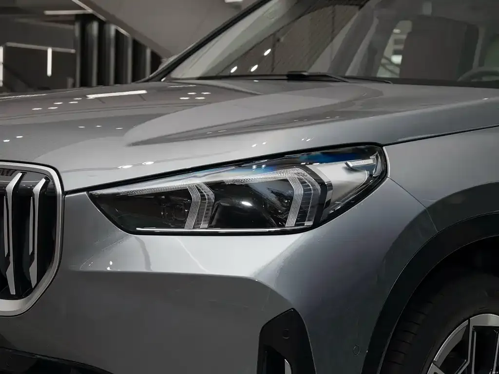 BMW X1 — фото 9