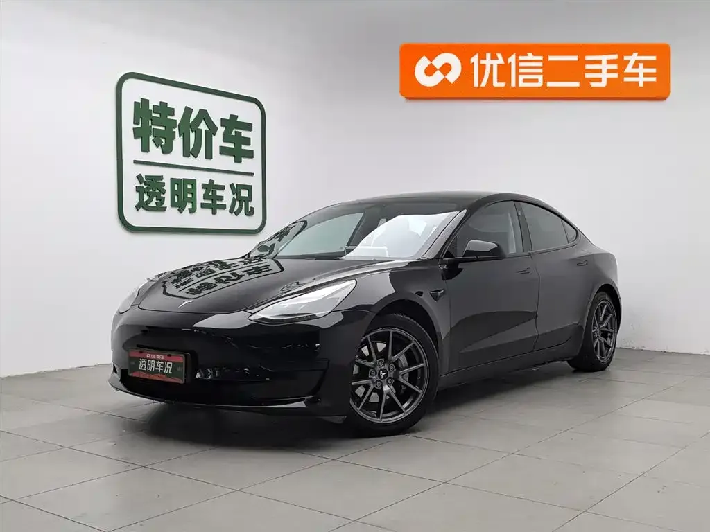 Tesla Model 3 — фото 1