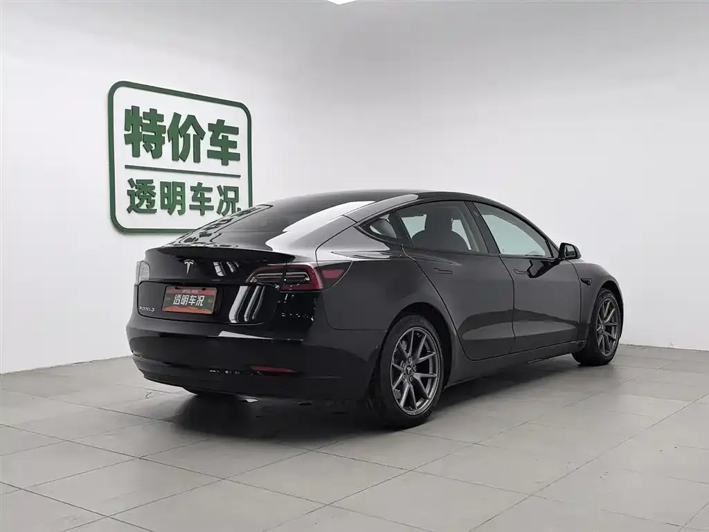Tesla Model 3 — фото 3