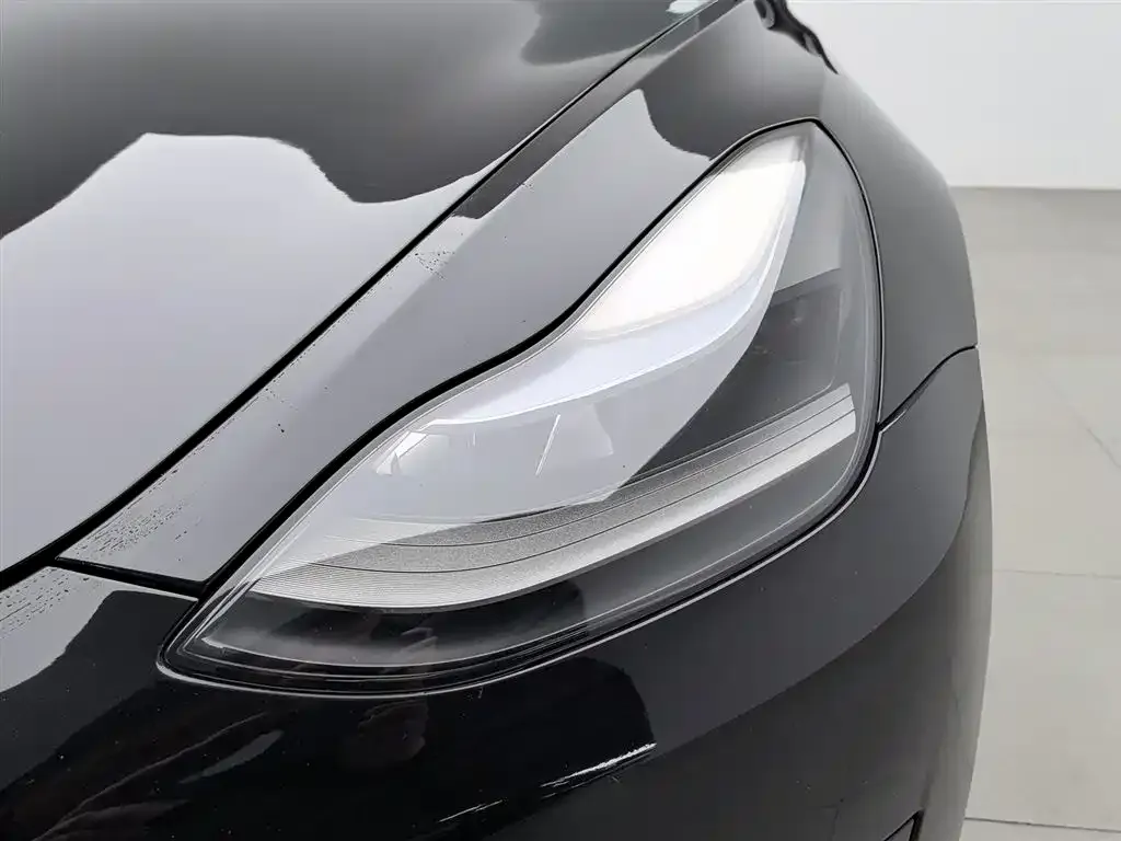Tesla Model 3 — фото 2
