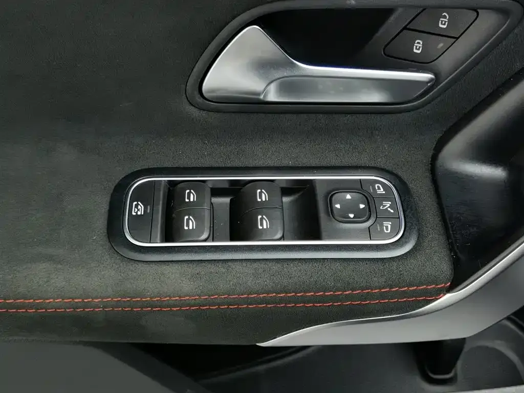 Mercedes-Benz CLA (Import) — фото 10