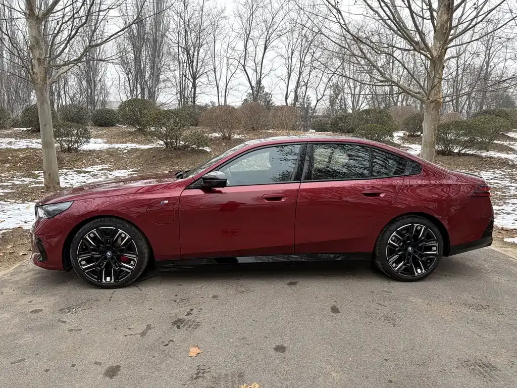 BMW i5 M60 — фото 6