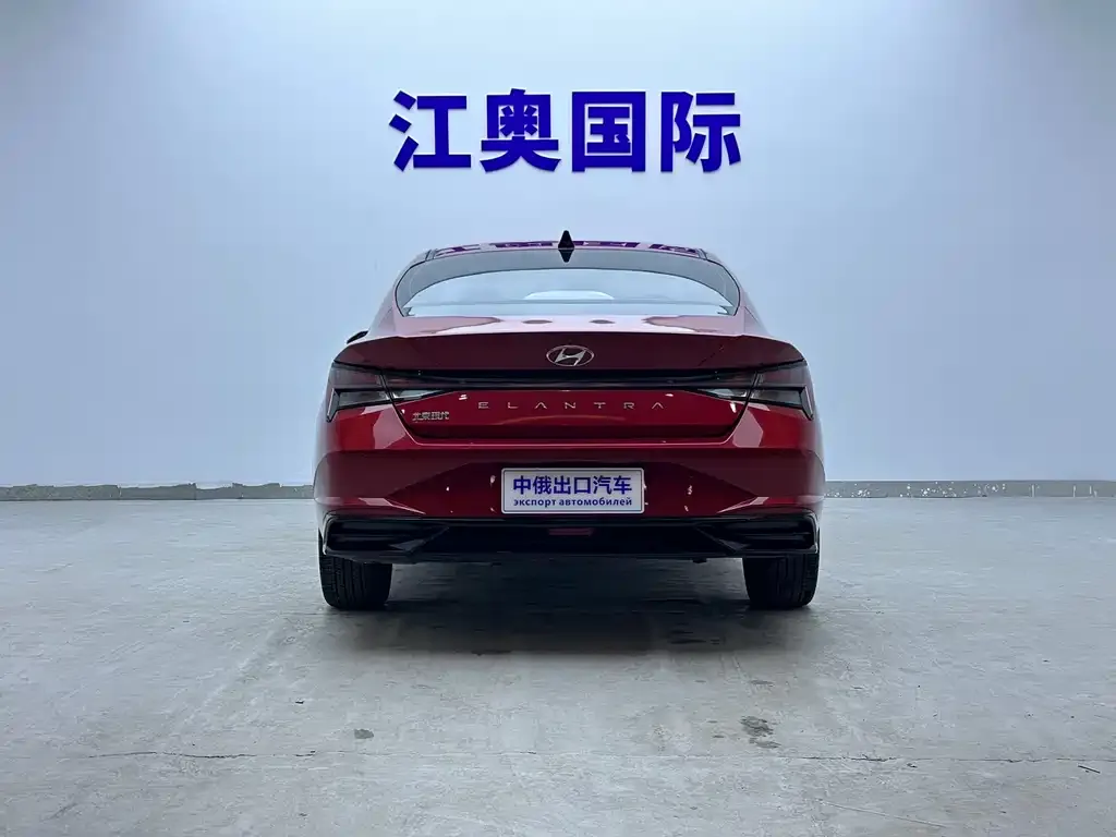 Hyundai Elantra — фото 5