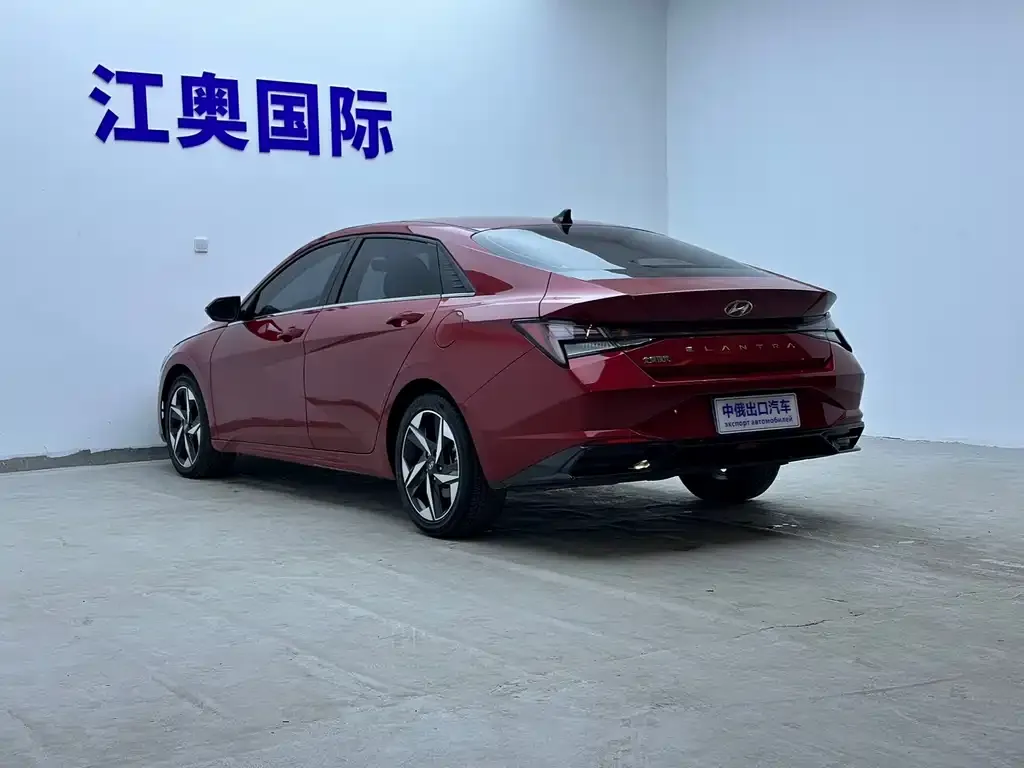 Hyundai Elantra — фото 8