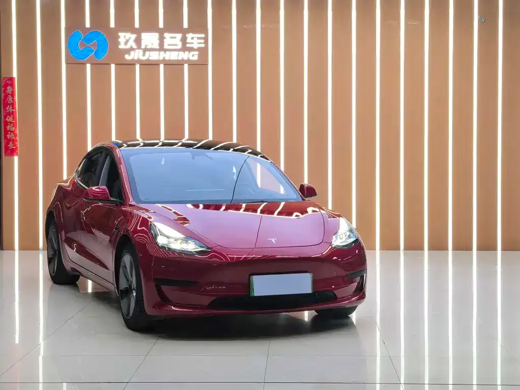 Tesla Model 3 — фото 3