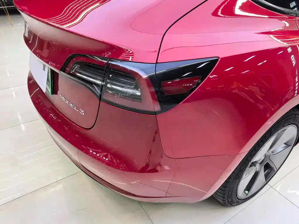 Tesla Model 3 — фото 5