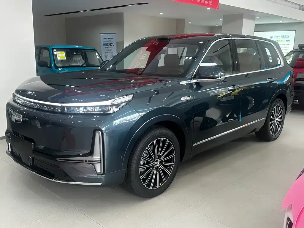 Geely Galaxy M9 — фото 1