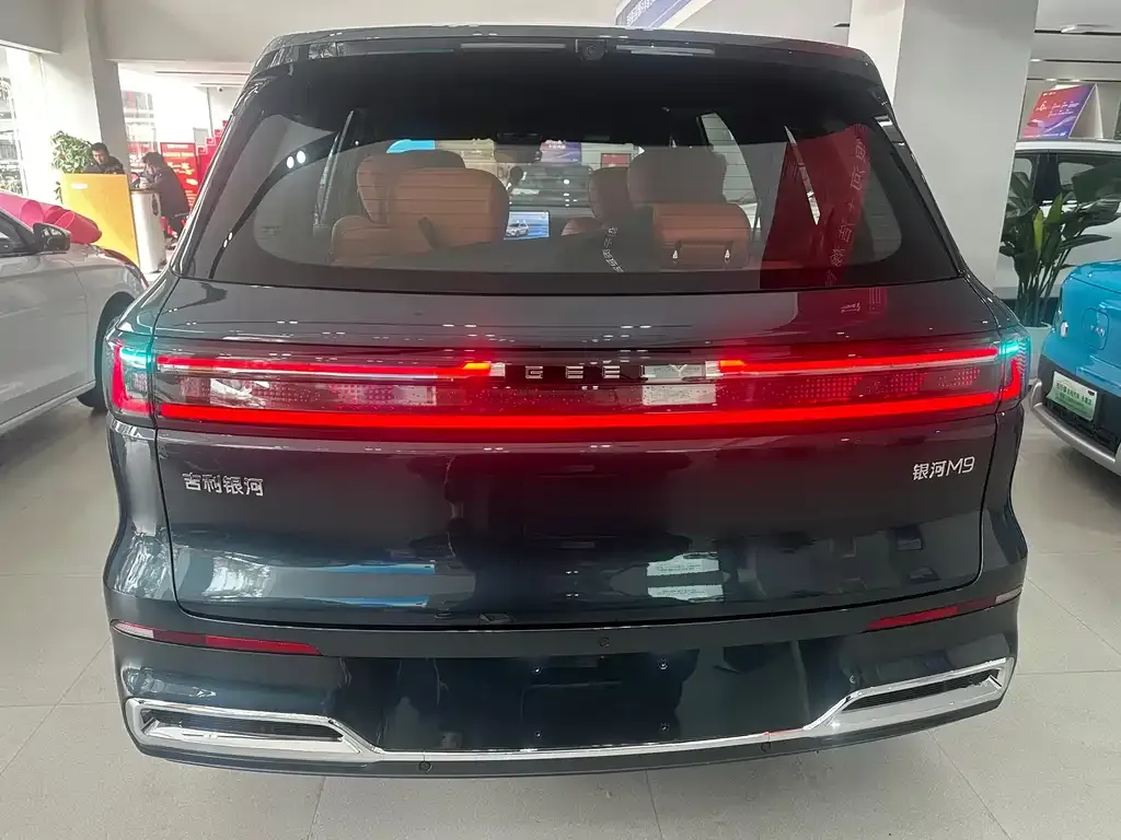 Geely Galaxy M9 — фото 7