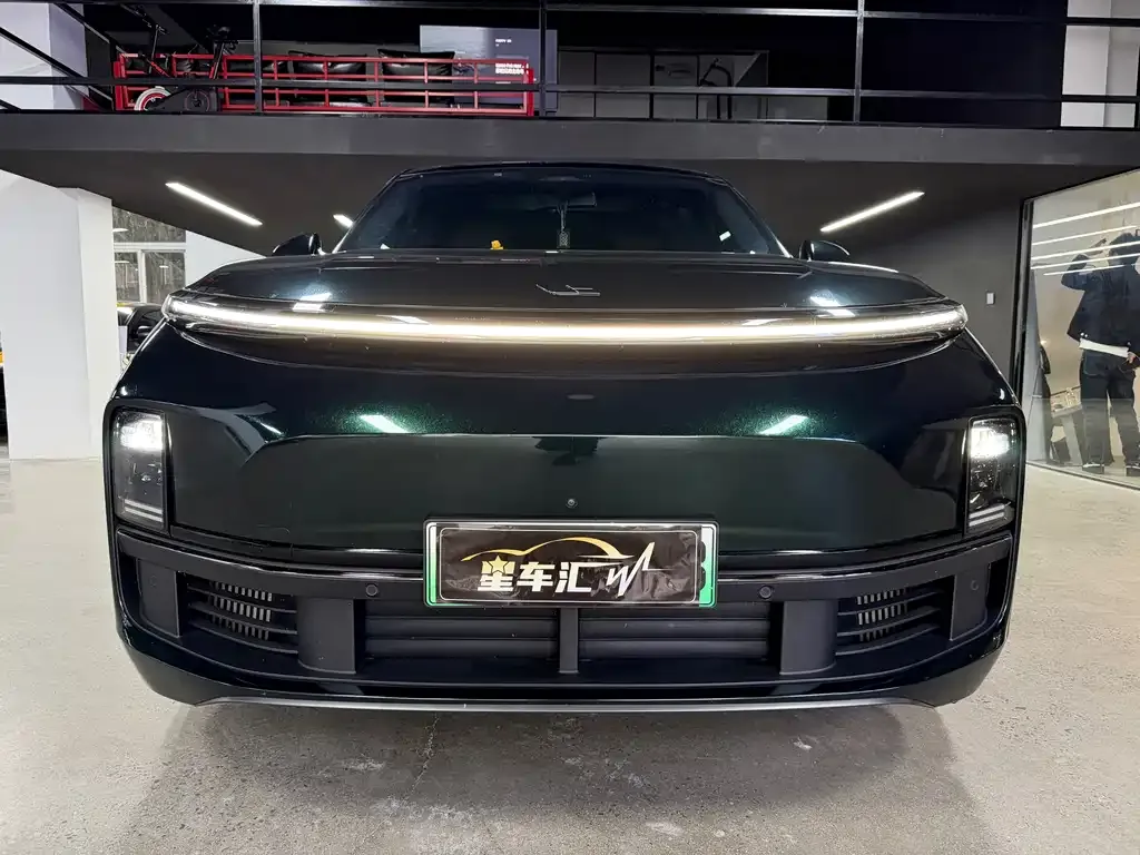 Li Auto Li L8 — фото 4