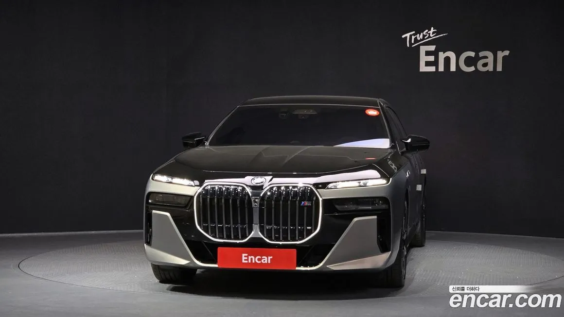 BMW i7 — фото 3