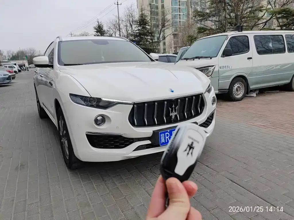 Maserati Levante — фото 6