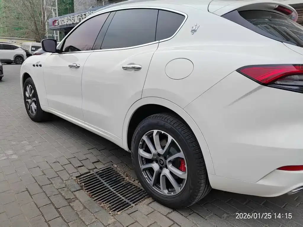 Maserati Levante — фото 2