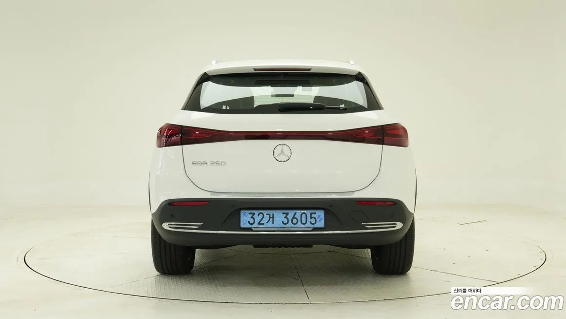 Mercedes-Benz EQA — фото 3