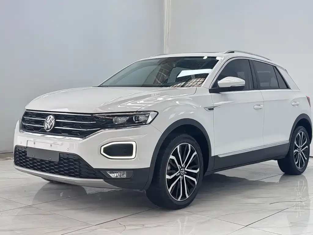 Volkswagen T-Roc — фото 1