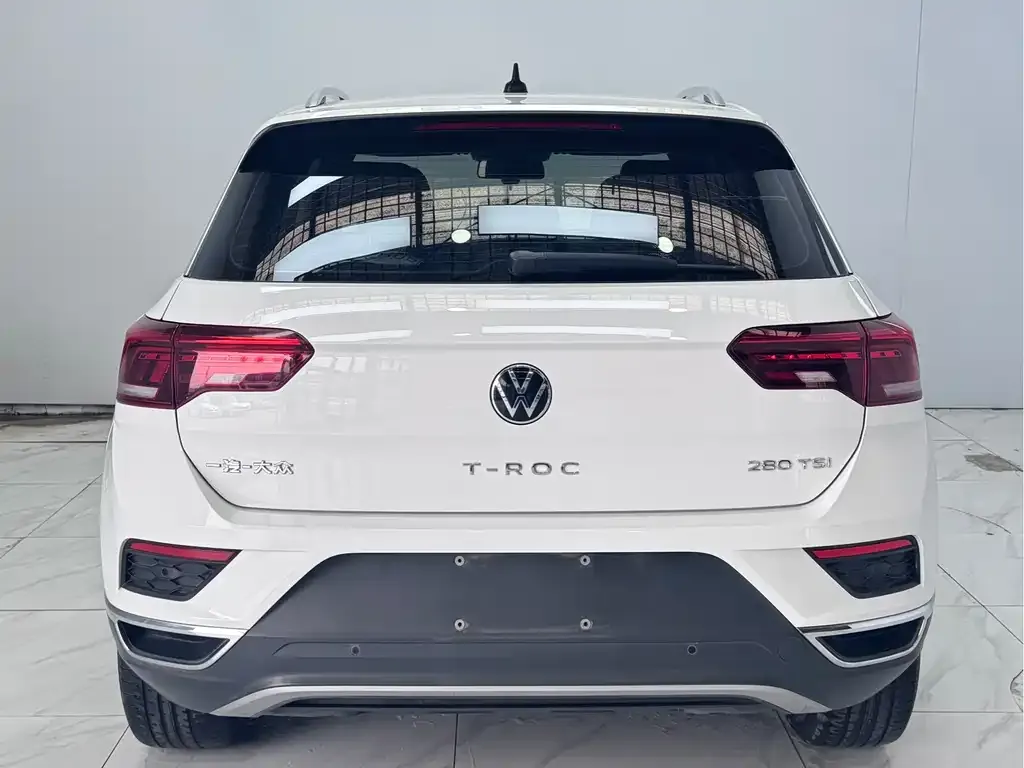 Volkswagen T-Roc — фото 2