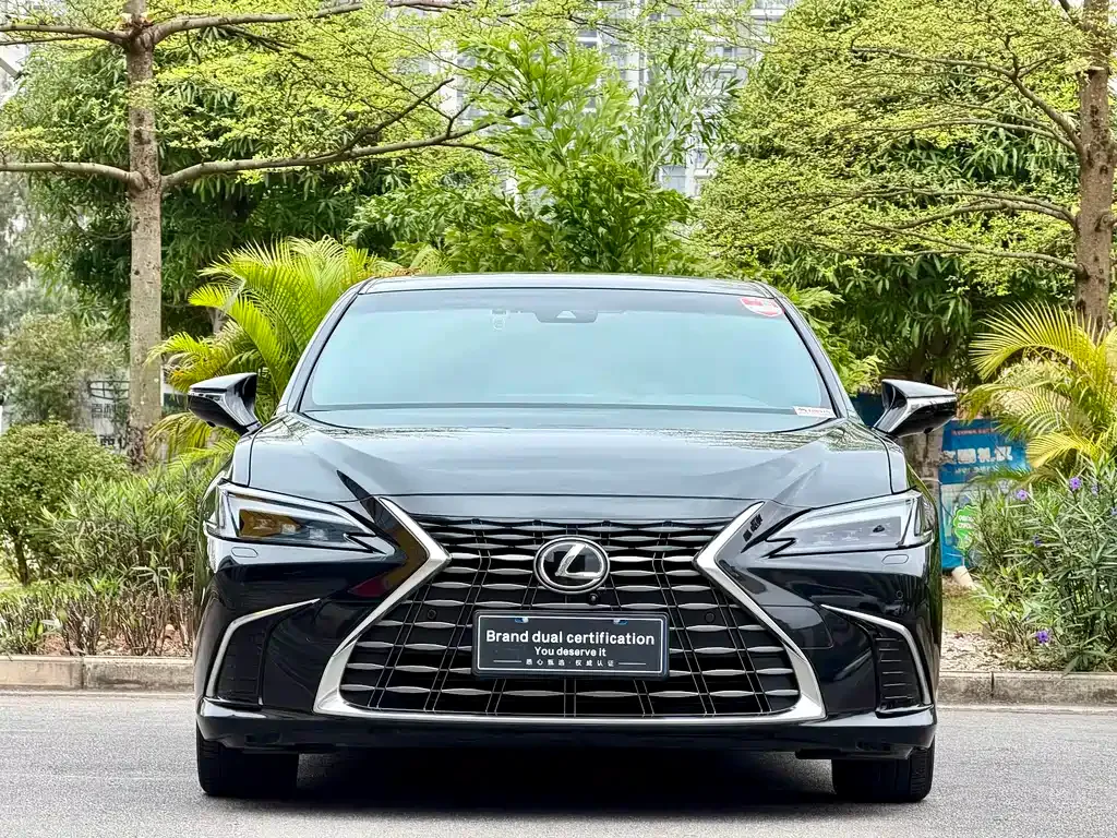 Lexus ES — фото 9