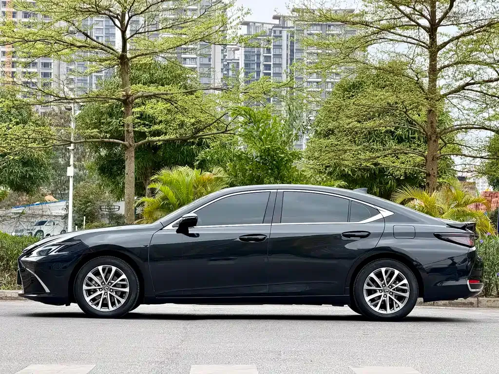 Lexus ES — фото 7